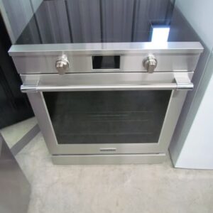 NEW FLOOR MODEL FRIGIDAIRE INDUCTION RANGE - Image 1