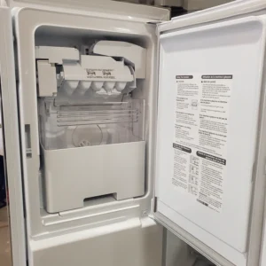 LG 25 cu. ft. 33" Wide Smart Standard-Depth MAX™ French Door Refrigerator with InstaView® Door-in-Door® and Craft Ice™ 3SD926 - LF25S6560S - Open Box - Image 5