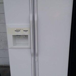 GE 31-Inch Side-by-Side Refrigerator, Model GSS23SGPASS (Used) - Image 2