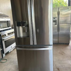 GE 30-Inch French Door Refrigerator, Model PFE28KYNFS (Used) - Image 6