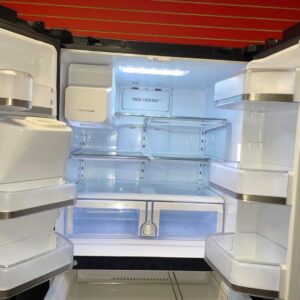 Samsung 34-Inch French Door Refrigerator, Model RF28R7351B - Image 3