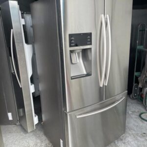 Samsung 28 Cu. Ft. French Door Refrigerator, Model RF28R7351SG - Image 2