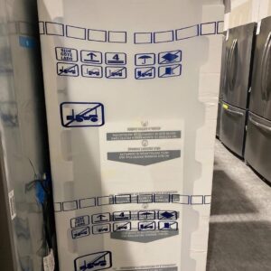 Frigidaire 18 Cu. Ft. Top Freezer Refrigerator, Model FFTR1825TW / FFTR1825TB - Image 5