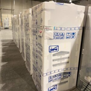 Frigidaire 18 Cu. Ft. Top Freezer Refrigerator, Model FFTR1825TW / FFTR1825TB - Image 3