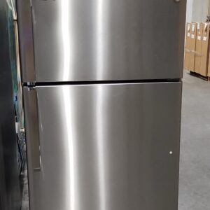 GE TOP MOUNT FREEZER FRIDGE 
FACTORY WARRANTY + FREE DELIVERY
21.9 CU. FT CAPACITY ~ GARAGE READY
M# GTS22KYNRFS - Image 2