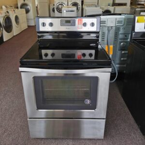Whirlpool 30" Electric Range, Model WFE515S0ES (Used) - Image 2