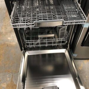 Bosch 800 Series 24" Dishwasher, Model SHXM88Z75N (Used - Fully Tested) - Image 1