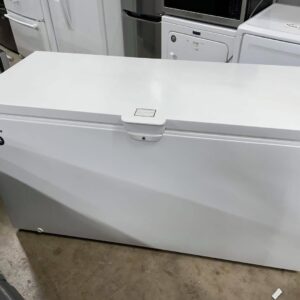 Whirlpool 21.7 Cu. Ft. Chest Freezer, Model WZC3122DW (Used - Fully Tested) - Image 3