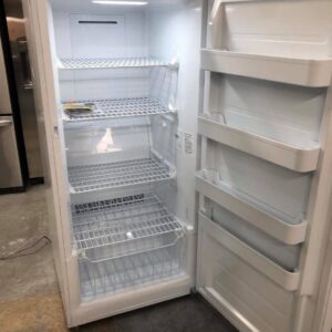 Midea 13.8 Cu. Ft. Frost-Free Convertible Upright Freezer/Refrigerator, Model MRU14F2AWW (New) - Image 2