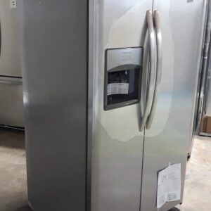 Frigidaire Refrigerator – Premium Model | Used Appliance Deal - Image 2