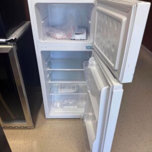 Vissani Refrigerator – 3.5 Cu. Ft | Used Appliance Deal - Image 2