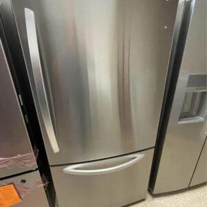 Frigidaire Refrigerator – 18 Cu. Ft | Used Appliance Deal - Image 1