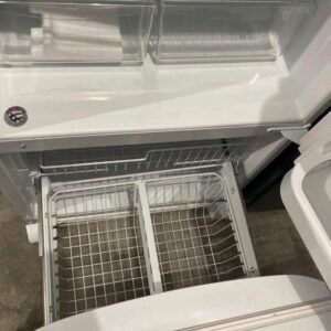 Frigidaire Refrigerator – 18 Cu. Ft | Scratch & Dent Savings - Image 3