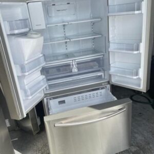 Samsung Refrigerator – 28 Cu. Ft | Used Appliance Deal - Image 3