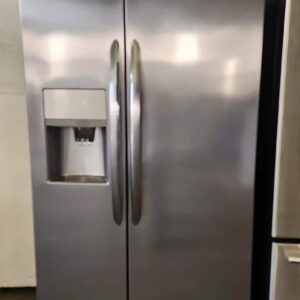 Frigidaire Refrigerator – Premium Model | Used Appliance Deal - Image 1