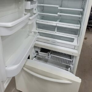 Frigidaire Refrigerator – 18 Cu. Ft | Used Appliance Deal - Image 4