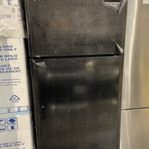 Frigidaire Refrigerator – 21 Cu. Ft | Energy Efficient Appliance - Image 1