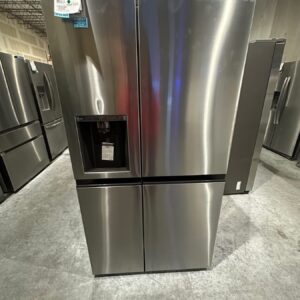 Lg Refrigerator – 27 Cu. Ft | Energy Efficient Appliance - Image 1