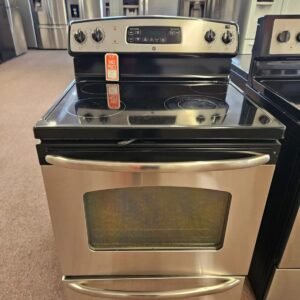 Ge Range – Premium Model | Used Appliance Deal - Image 2